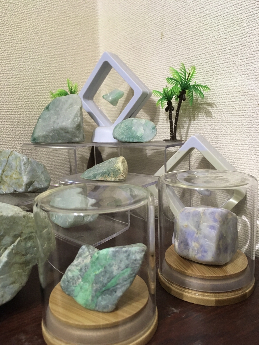１００均で鉱物ディスプレイが凄い 翠のくるまたび