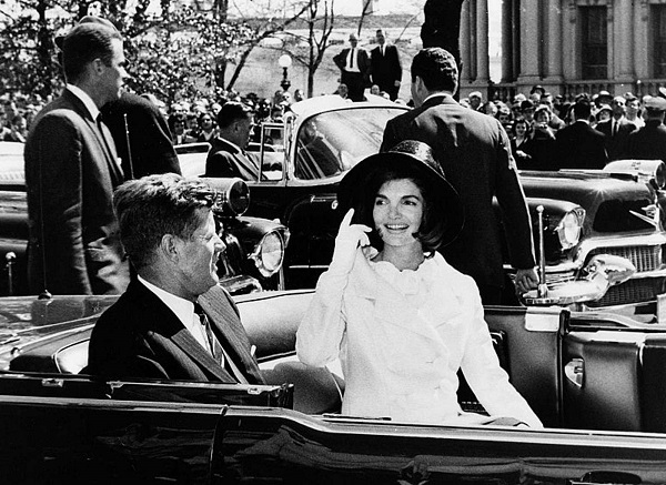 Jacqueline Lee Bouvier Kennedy32:plain