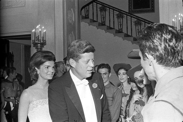 Jacqueline Lee Bouvier Kennedy35:plain