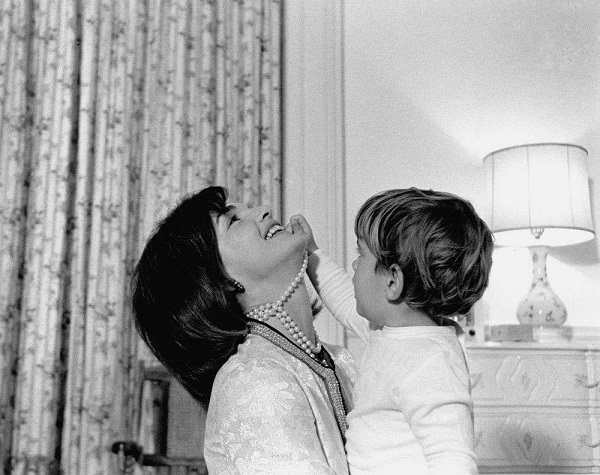 Jacqueline Lee Bouvier Kennedy49:plain