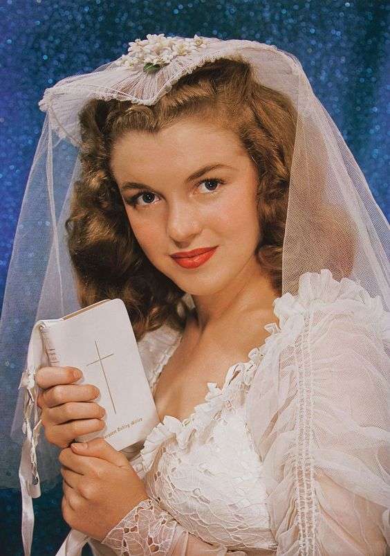 Marilyn Monroe9:plain