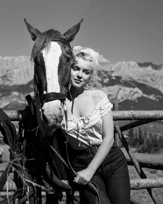 marilyn monroe river of no return2 :plain