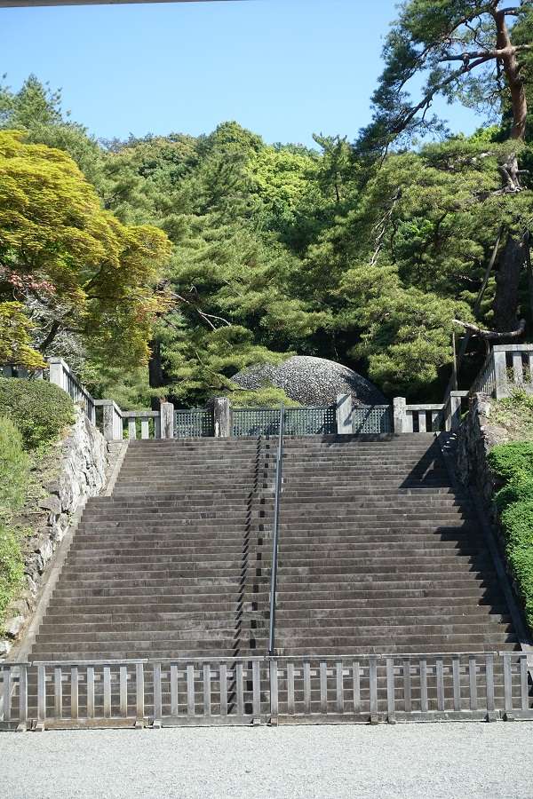 武蔵陵墓地（多摩御陵）