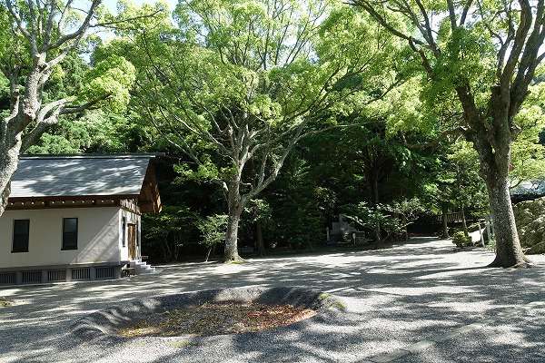 安房神社