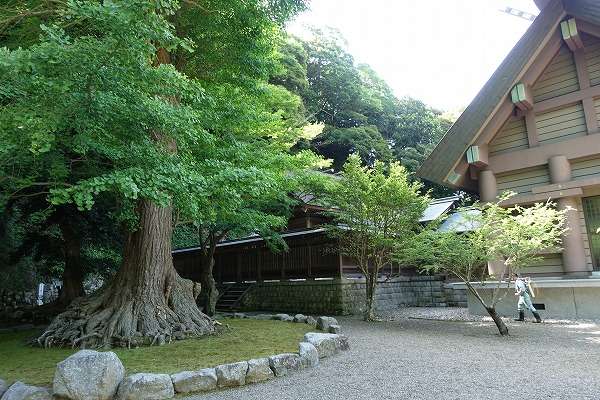 安房神社