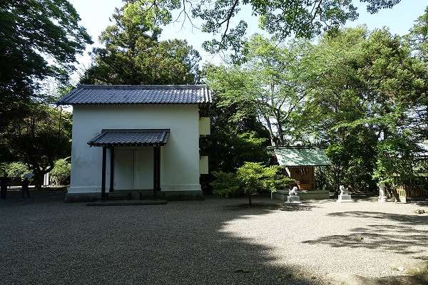 安房神社