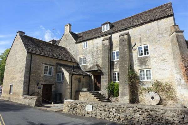 31ｲｷﾞﾘｽ・ｺｯﾂｳｫﾙｽ