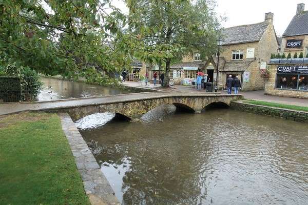 71ｲｷﾞﾘｽ・ｺｯﾂｳｫﾙｽ