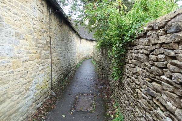 101ｲｷﾞﾘｽ・ｺｯﾂｳｫﾙｽ