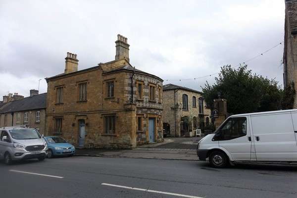 102ｲｷﾞﾘｽ・ｺｯﾂｳｫﾙｽ