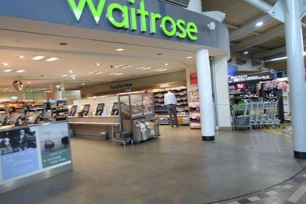 111ｲｷﾞﾘｽ・ｺｯﾂｳｫﾙｽ