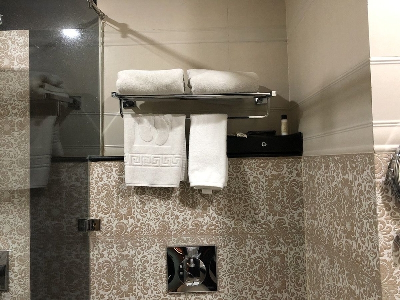 Hotel Costa Reviera, Varanasi