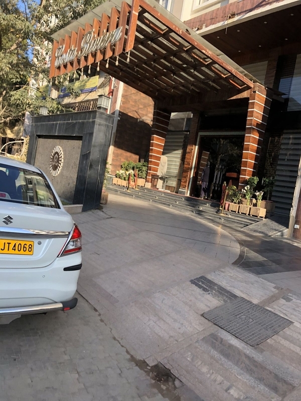 Hotel Costa Reviera, Varanasi