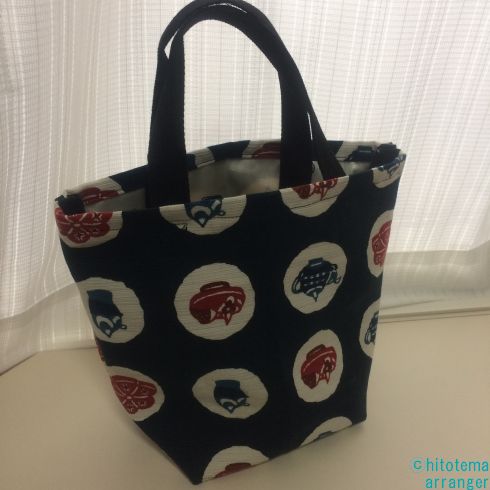帯生地でつくったトートバッグを撮影した画像