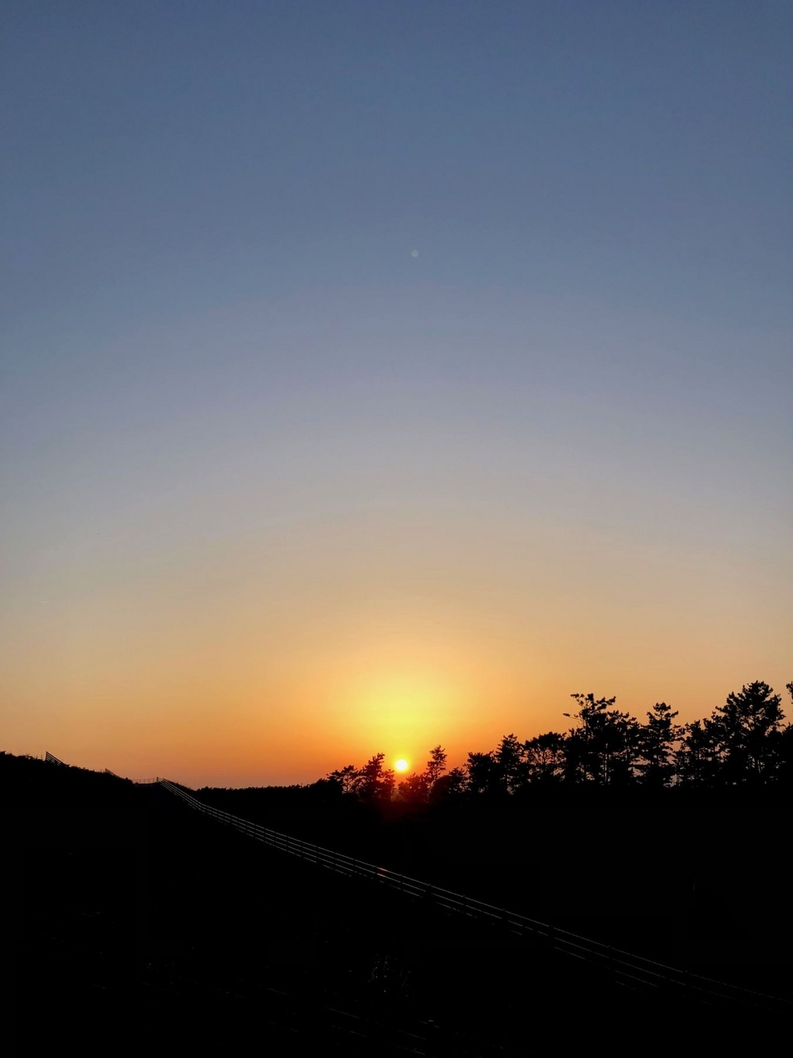 6月の夕暮れ