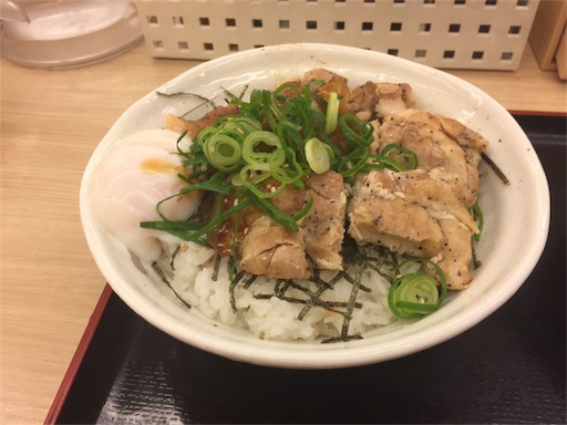 ごろごろチキンのてりたま丼で心身を癒す 心の雑草