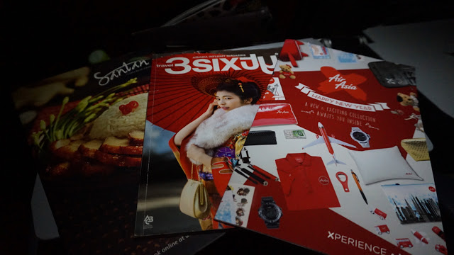 airasia_inside_flight_books