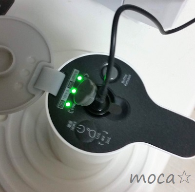 f:id:hmoca:20200124132542j:plain サラヤオートソープディスペンサー充電中