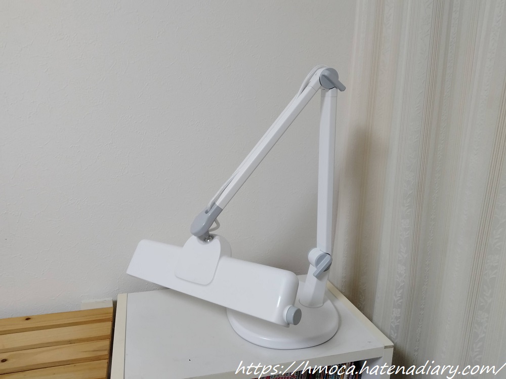 BenQ 学習用デスクライト MindDuo2 カラーボックス上