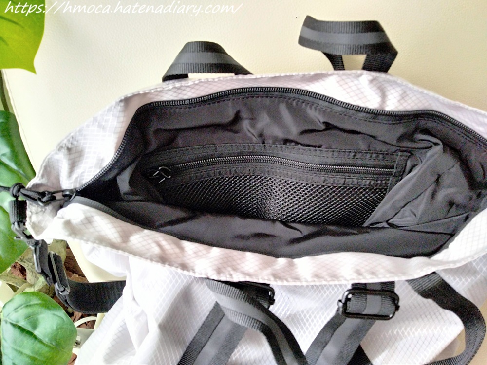 ガストンルーガ　Lightweight Tote（ライトウェイト トート）バッグの内側