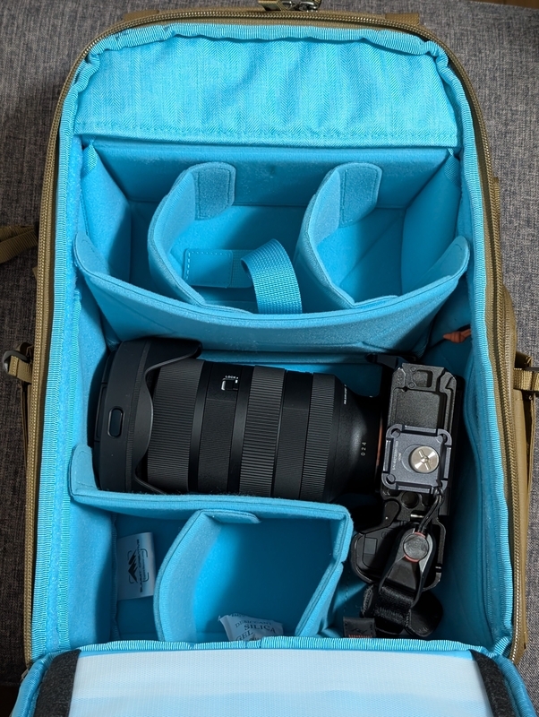 サミットクリエイティブのカメラバッグ「メトロポリス（16L）」が