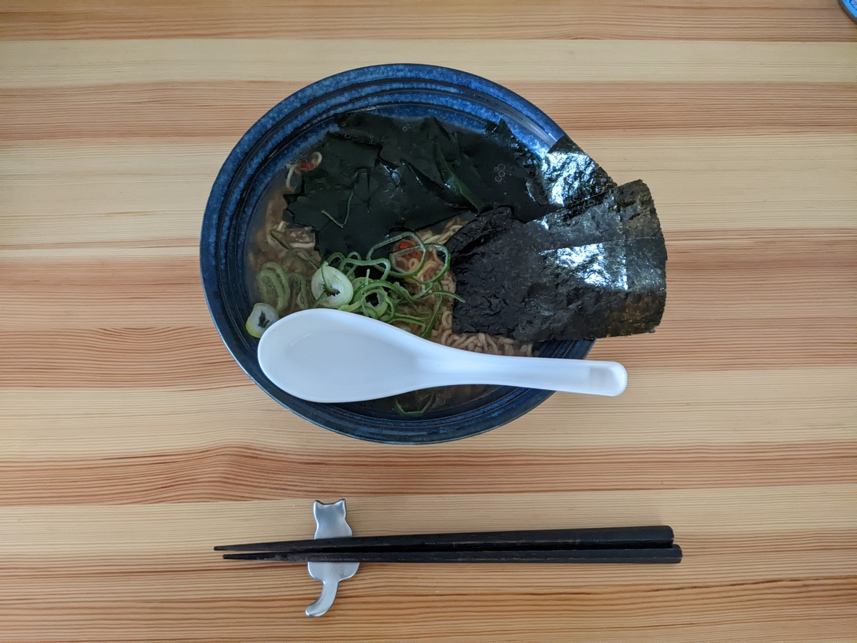 お昼ご飯の袋ラーメン