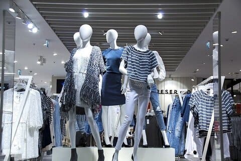 Amazonプライムのメリット、気になる洋服・靴が自宅で「試着」できる