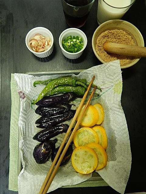 野菜を素揚げ
