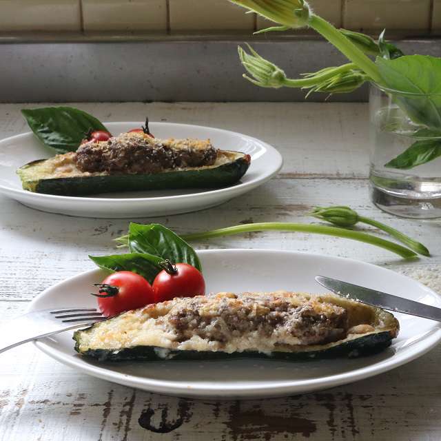 ズッキーニの肉詰め