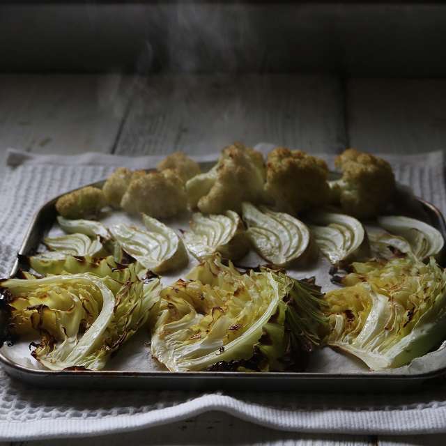 野菜に焦げ目がつくまで焼く