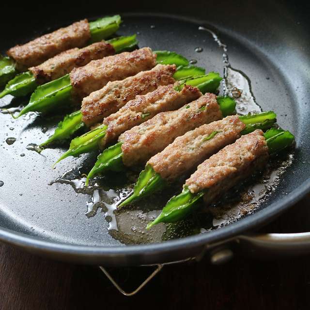 サラダ油を熱し、すべての面を焼き、それを2度繰り返す