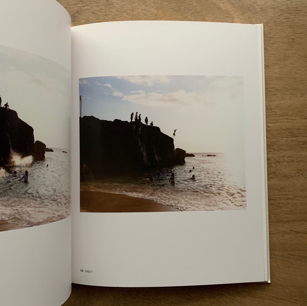 Takashi Homma: ホンマタカシ New Waves 2000-2013 - 本まるさん