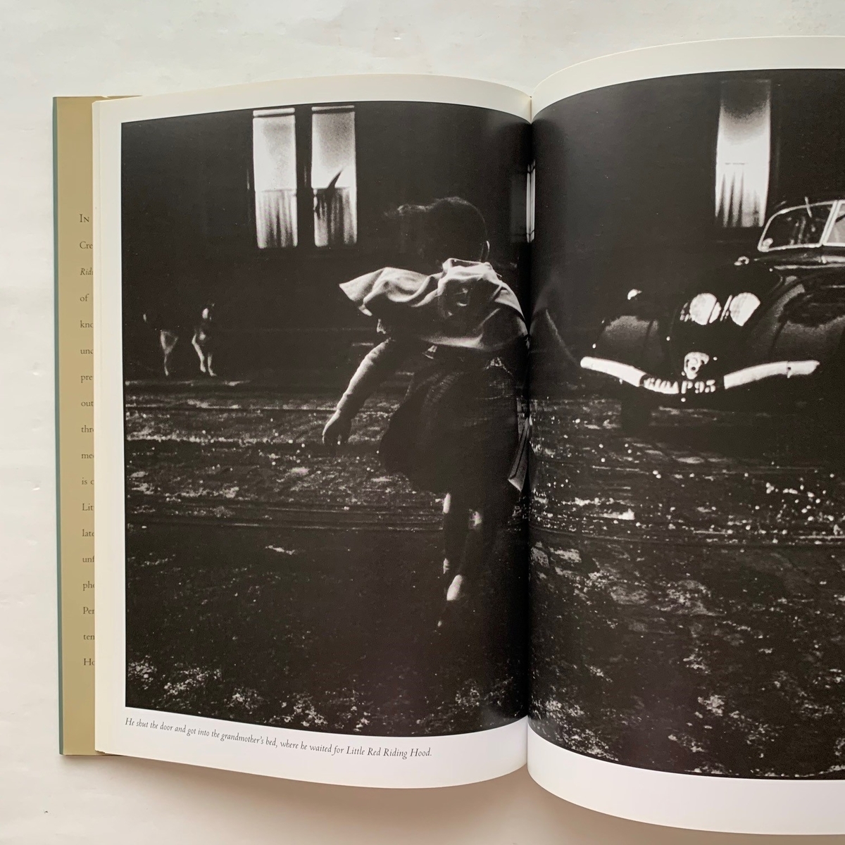 Little Red Riding Hood / Photographs by Sarah Moon / サラ・ムーン