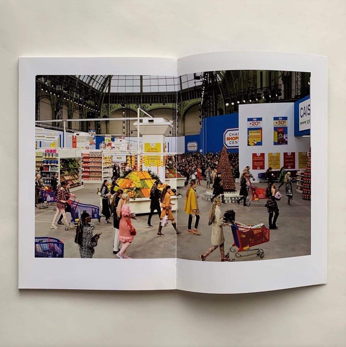 シャネル・ショッピング・センター / カール・ラガーフェルド - 本