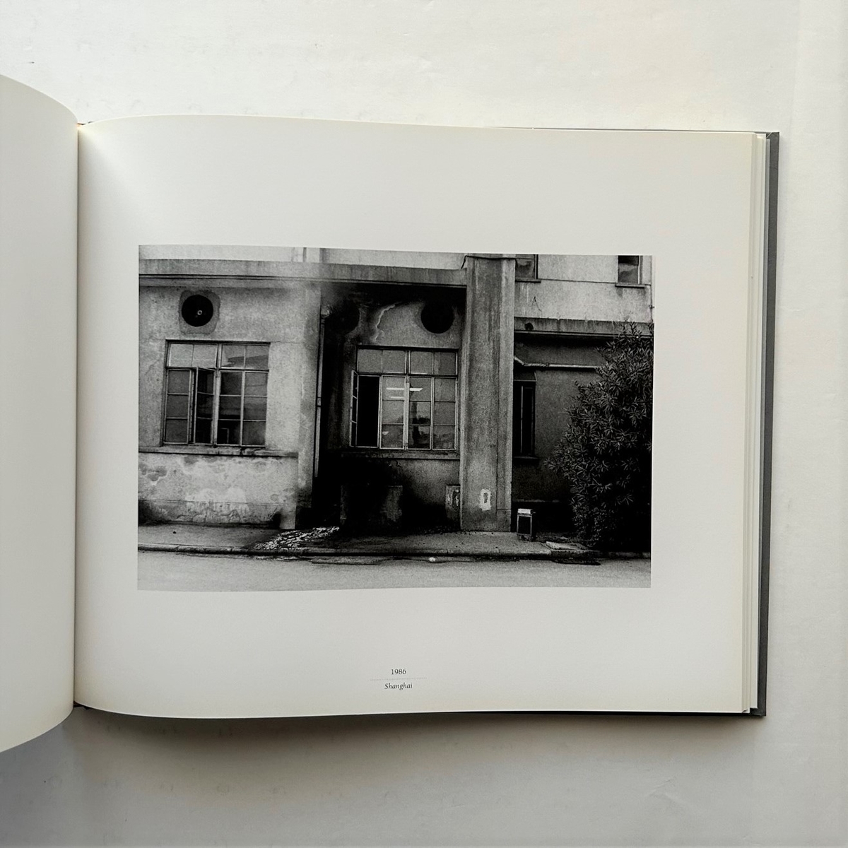 Ailleurs, 1969-1992 / 稲越功一 - 本まるさんかくしかく Blog