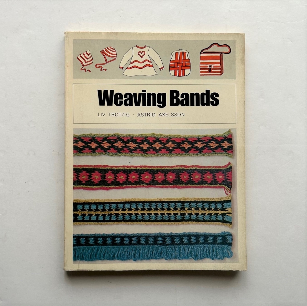 Weaving bands / Liv Trotzig 、 Astrid Axelsson 本まるさんかくしかく Blog