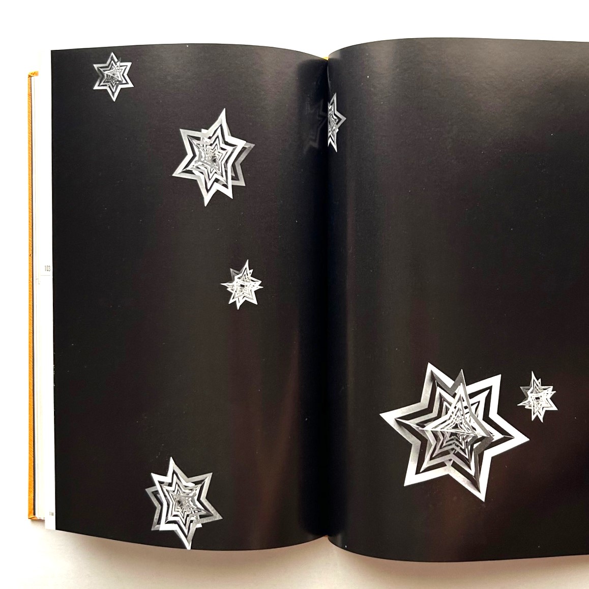 紙のフォルム / 尾川宏 - 本まるさんかくしかく Blog