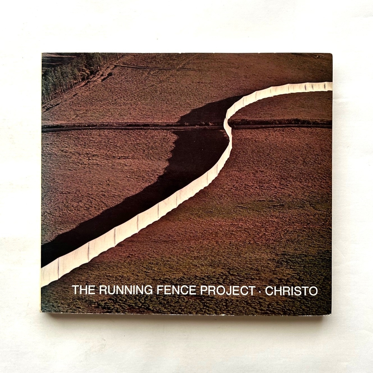 The Running Fence Project・CHRISTO - 本まるさんかくしかく Blog