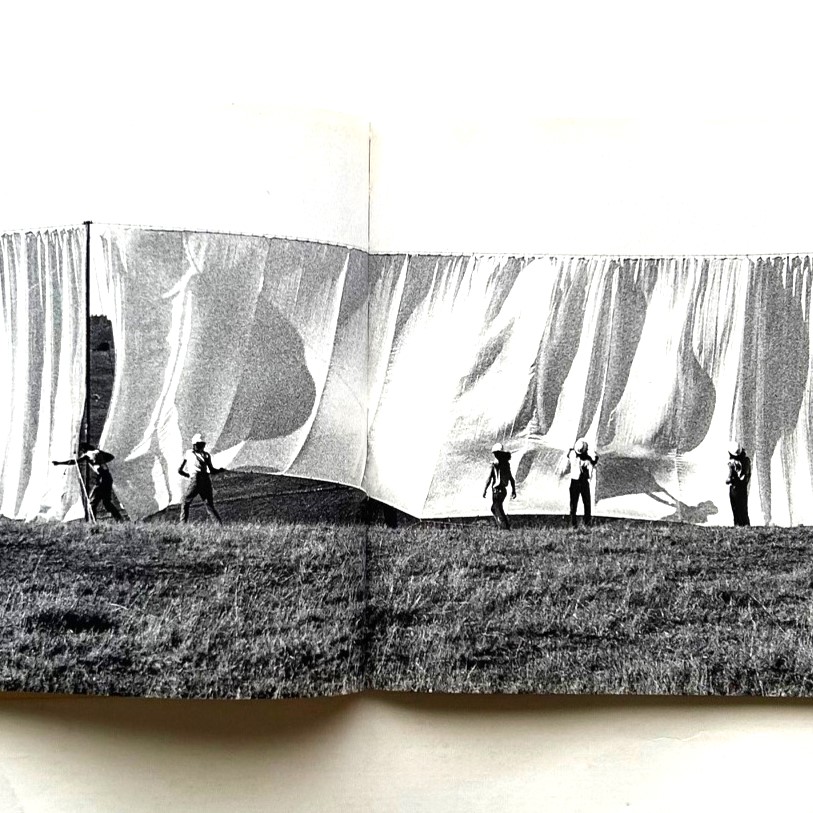 The Running Fence Project・CHRISTO - 本まるさんかくしかく Blog