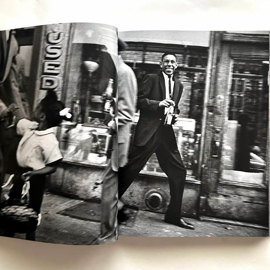 William Klein Yes / ウィリアム・クライン - 本まるさんかくしかく Blog