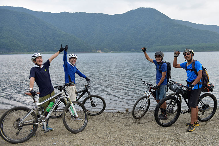 西湖でマウンテンバイクツアー