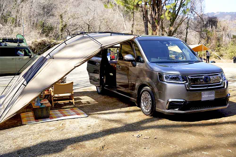 STEP WGNとカーサイドタープ