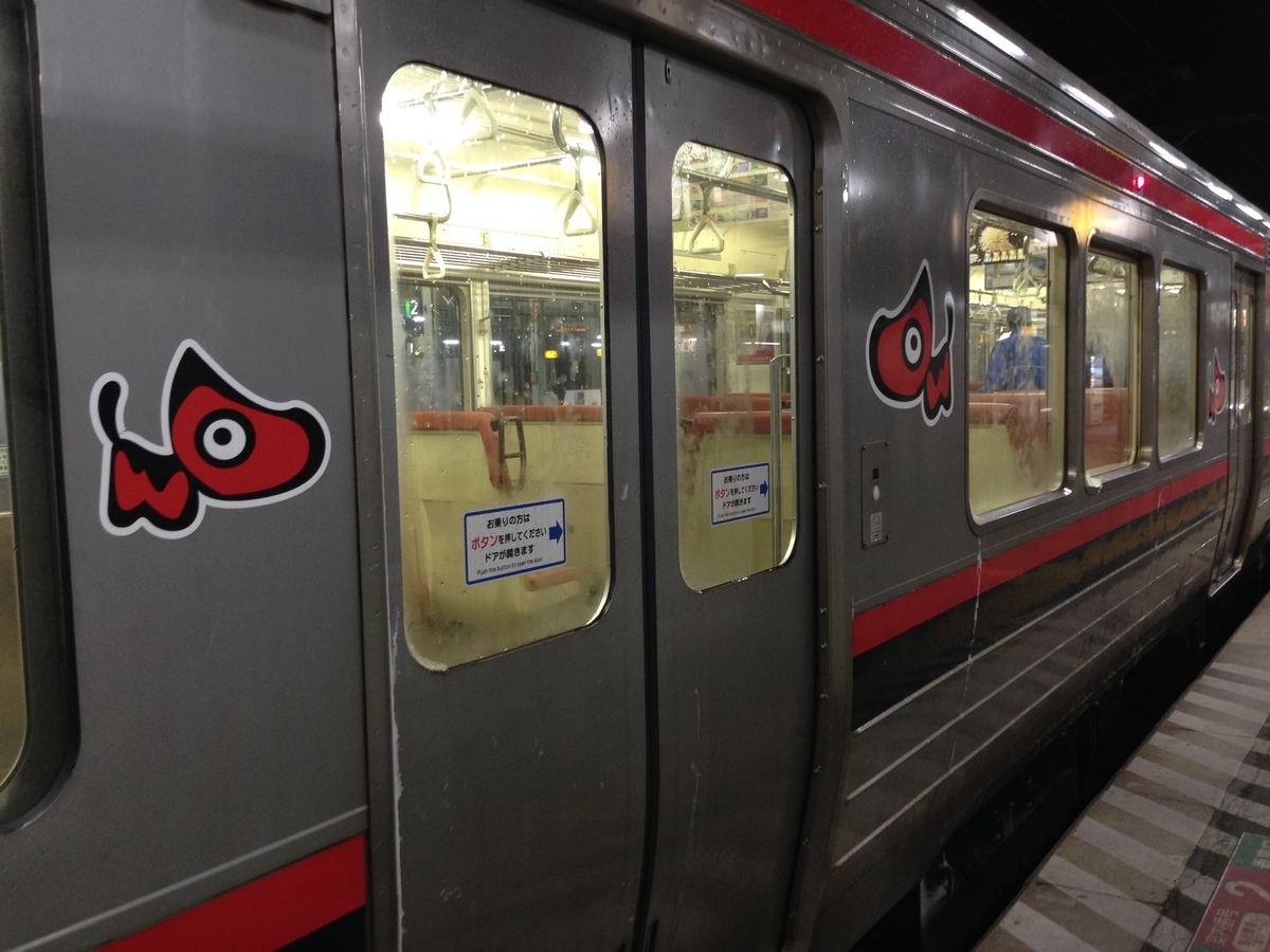 快速あいづライナー719系 郡山→会津若松 夜行く会津、車窓を曇らせる