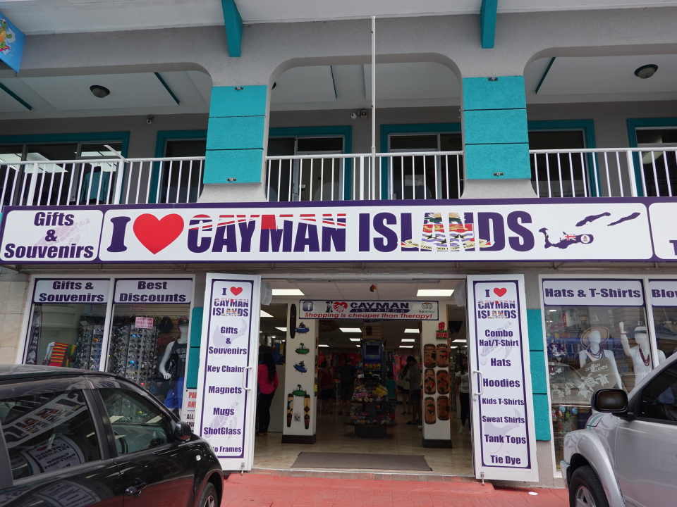 グランド・ケイマン6 THE ISLAND PLAZA I (赤）CAYMAN ISLANDS hondatad’s blog