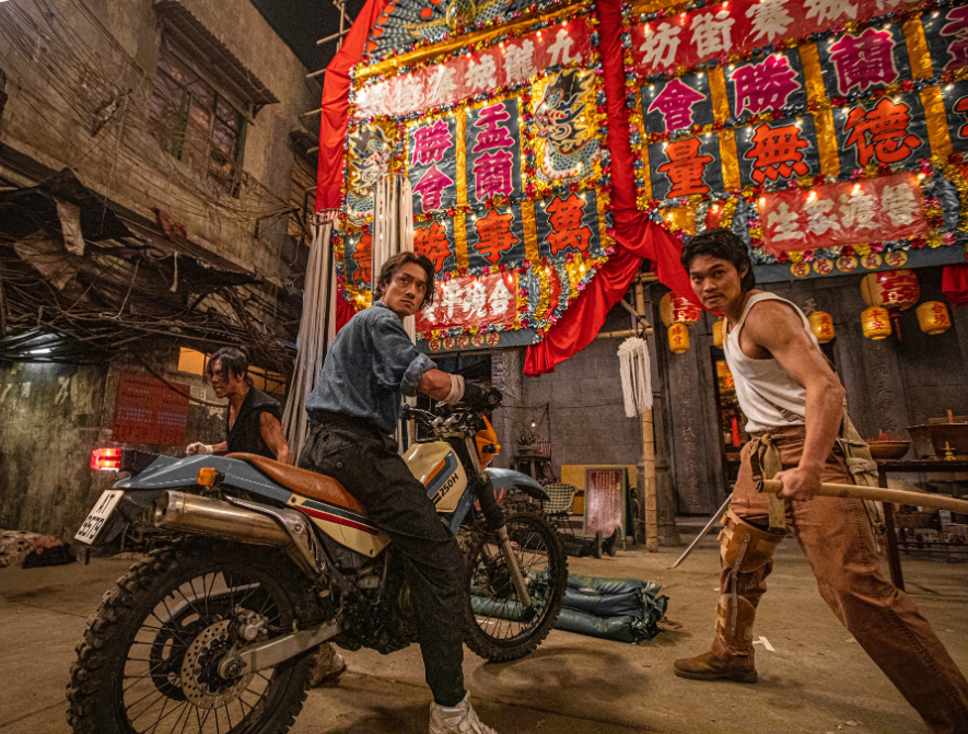 九龍城砦に集え王九スーツ 香港映画界最大のヒット作 『トワイライト・ウォリアーズ 決戦