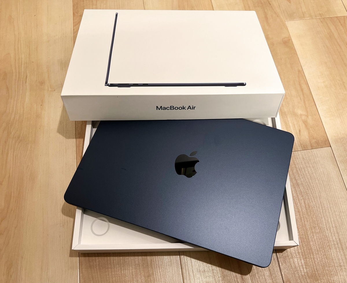 劇的進化!M2 MacBook Airを購入。M1 MacBook AirやSurface