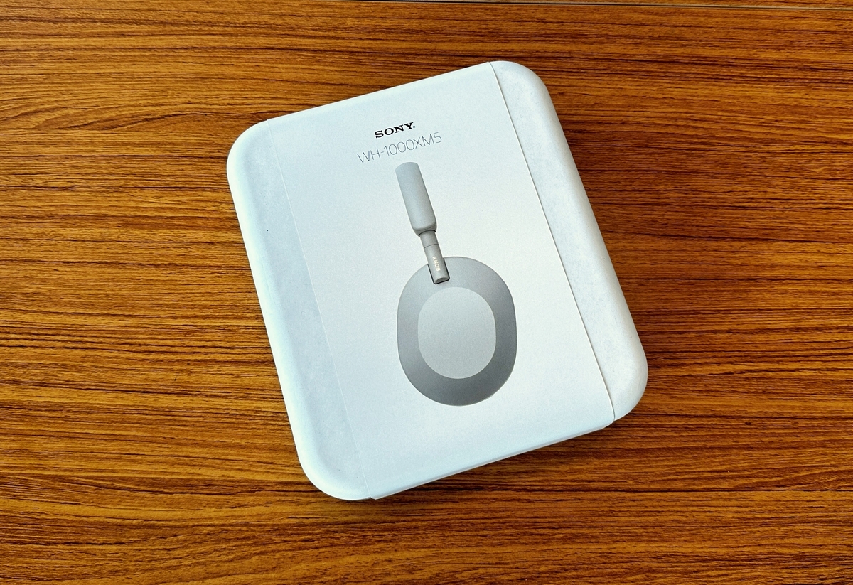 AirPods Max ワイヤレスヘッドホン ホワイト ノイズキャンセリング Amazon.co.jp: Apple AirPods Maxワイヤレスオーバーイヤー