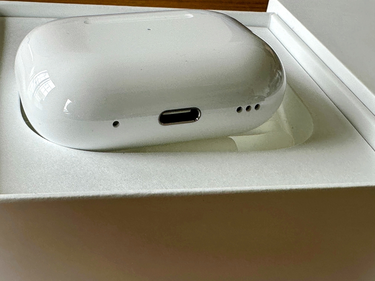 AirPod Pro(第2世代)USB-C 箱は開封済みですしかし使われていない AirPodsPro USB-C (第2世代）開封の儀と先代比較のファースト