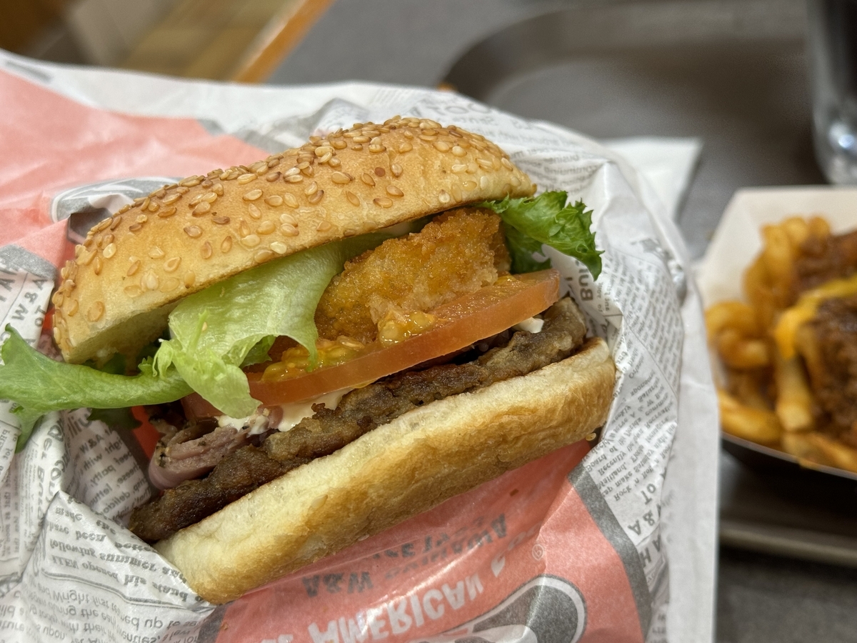 A&W」は沖縄でしか食べることができないハンバーガー【ルートビア 
