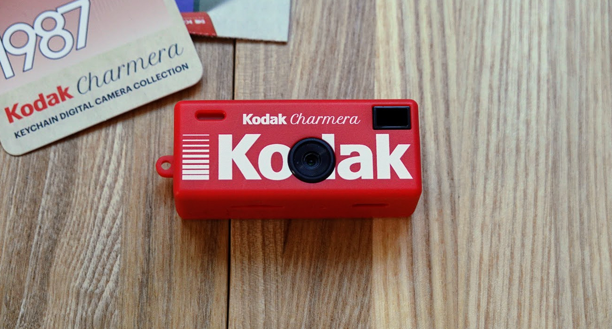 KODAK CHARMERAを購入レビュー｜エモい写真が撮れるキーホルダーカメラ